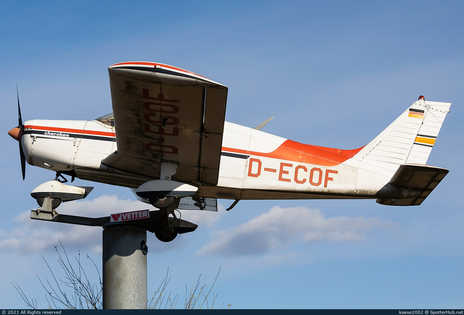 Photo of D-ECOF - Piper PA-28-140 Cherokee operated by Private