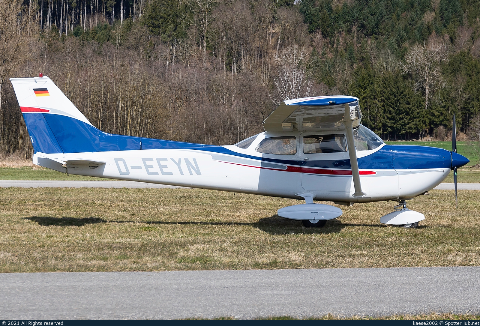 Photo of D-EEYN - Reims-Cessna FR172H Reims Rocket operated by Private