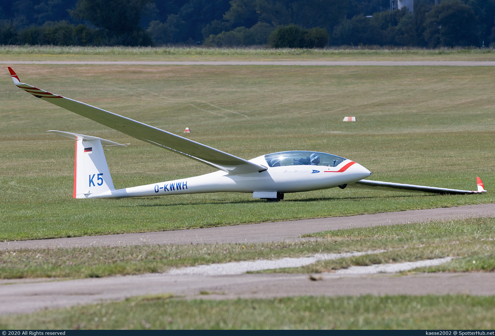 Photo of D-KWWH - Schempp-Hirth Duo Discus XLT operated by Fliegergruppe Wolf Hirth