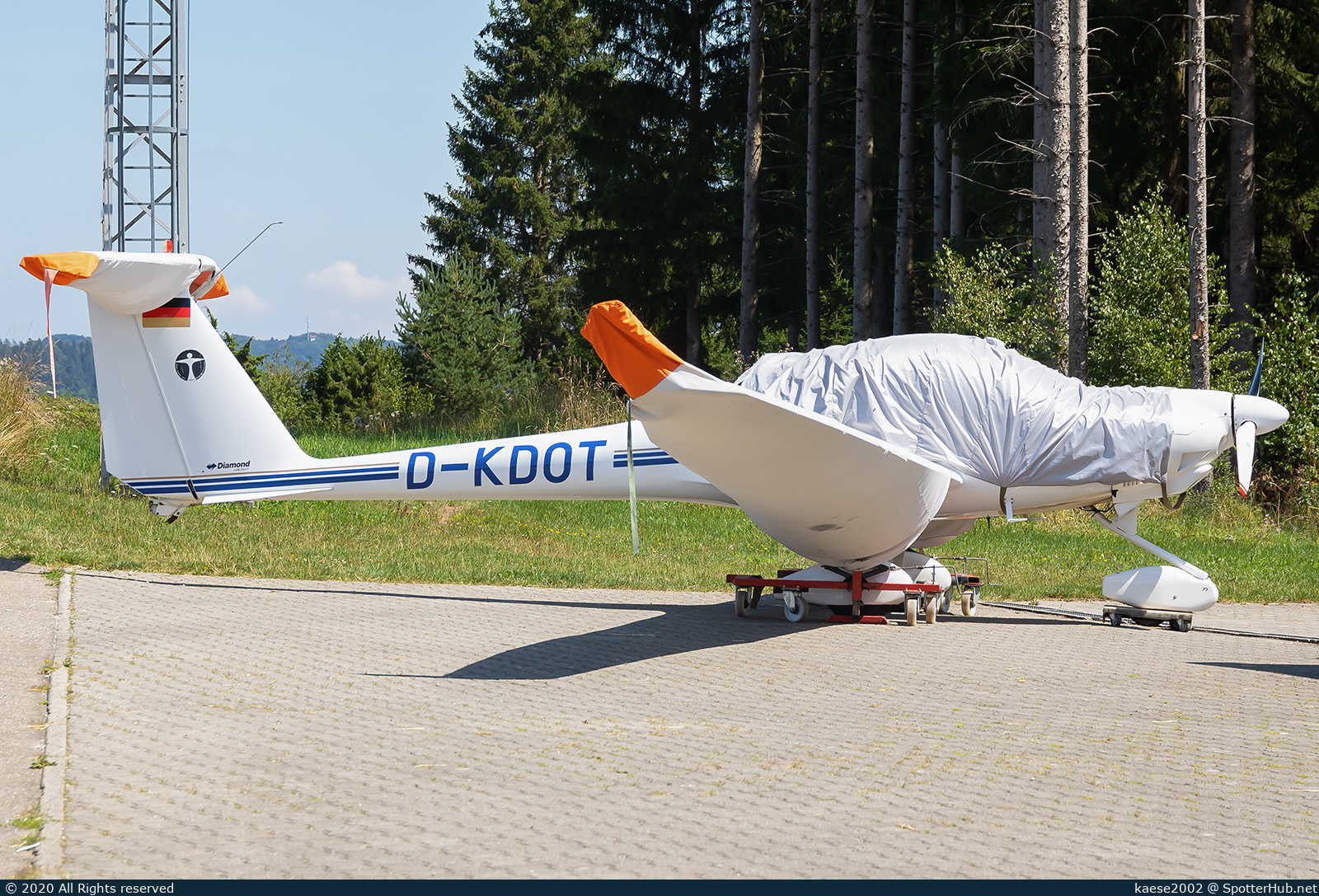 Photo of D-KDOT - Diamond HK36TTC Super Dimona operated by Luftsportverein Münsingen-Eisberg
