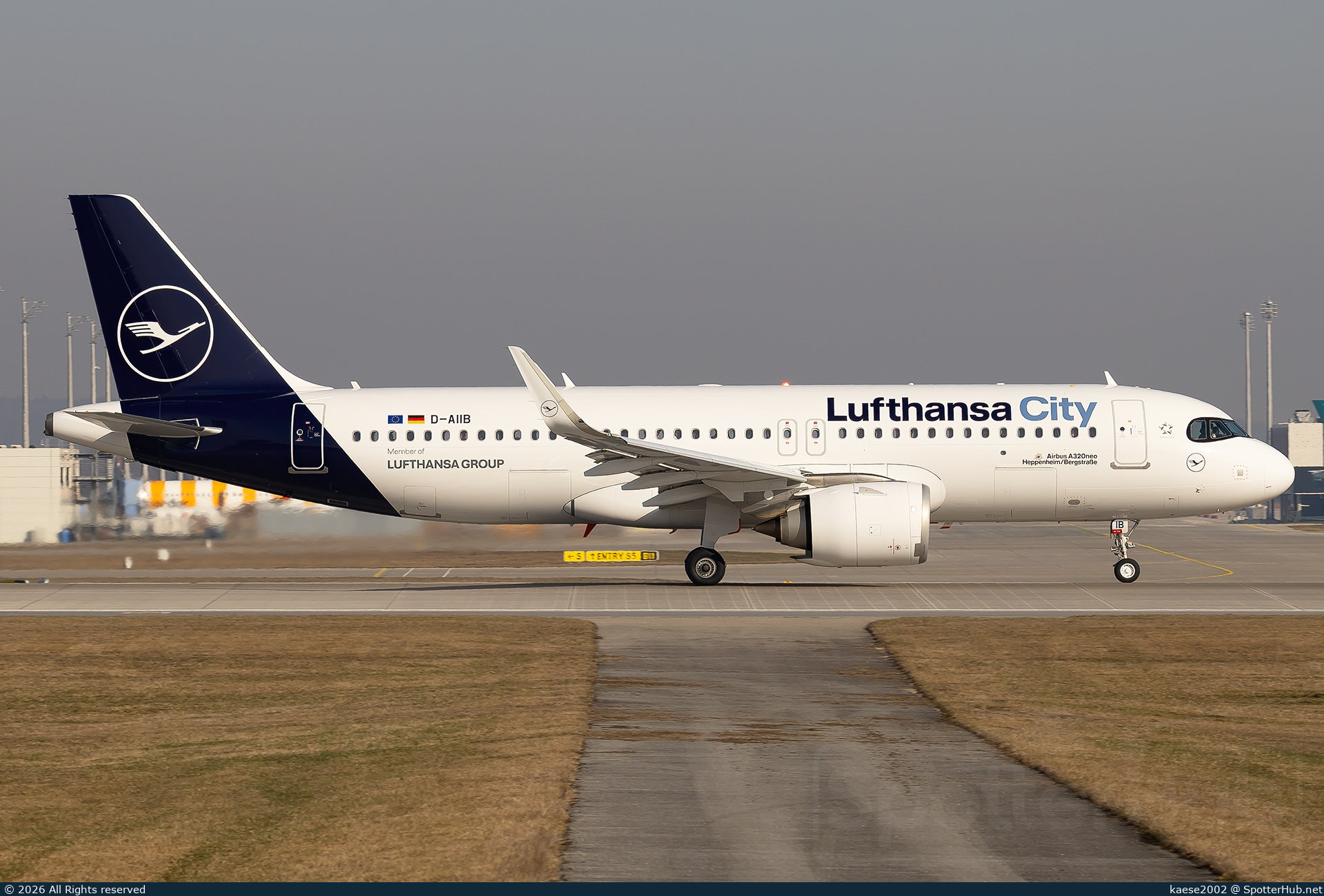 Photo of D-AIIB - Airbus A320-251N operated by Lufthansa City Airlines