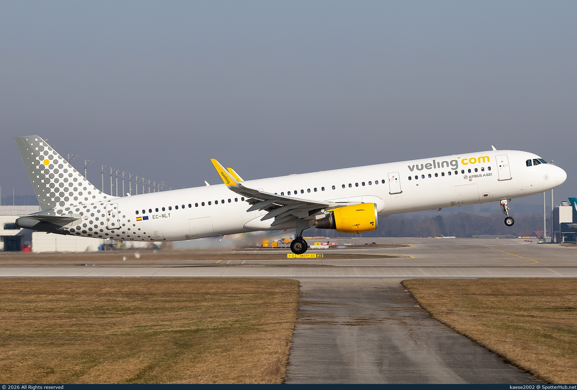 Photo of EC-NLY - Airbus A321-211 operated by Vueling