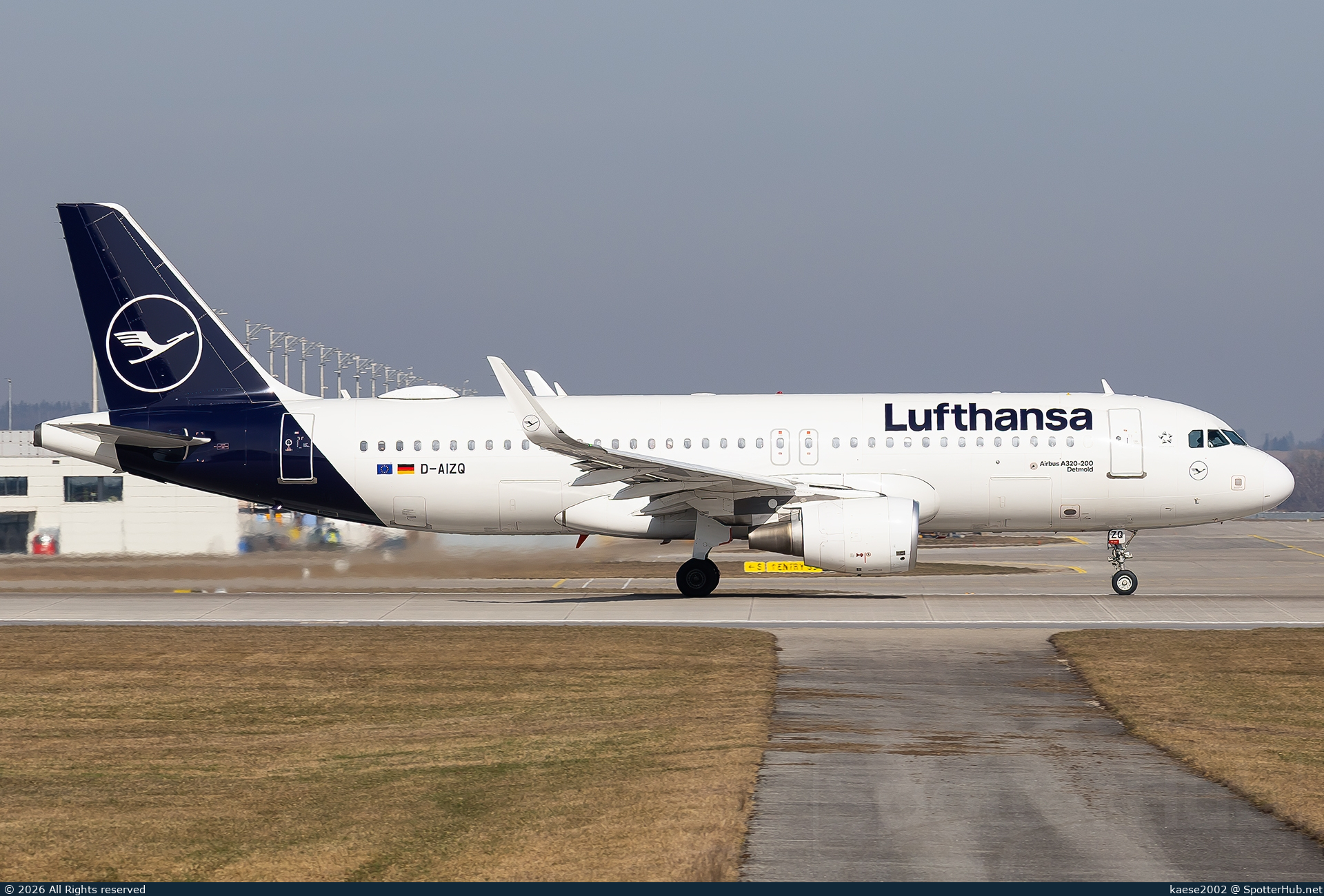Photo of D-AIZQ - Airbus A320-214 operated by Lufthansa
