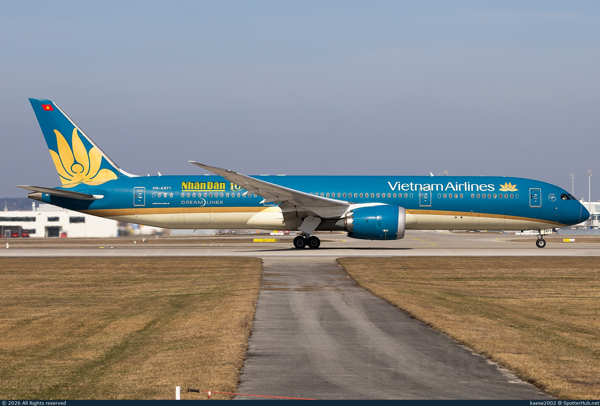Photo of VN-A871 - Boeing 787-9 Dreamliner operated by Vietnam Airlines