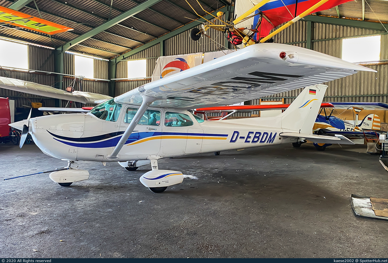 Photo of D-EBDM - Cessna 172P Skyhawk II operated by Flugschule Tannheim