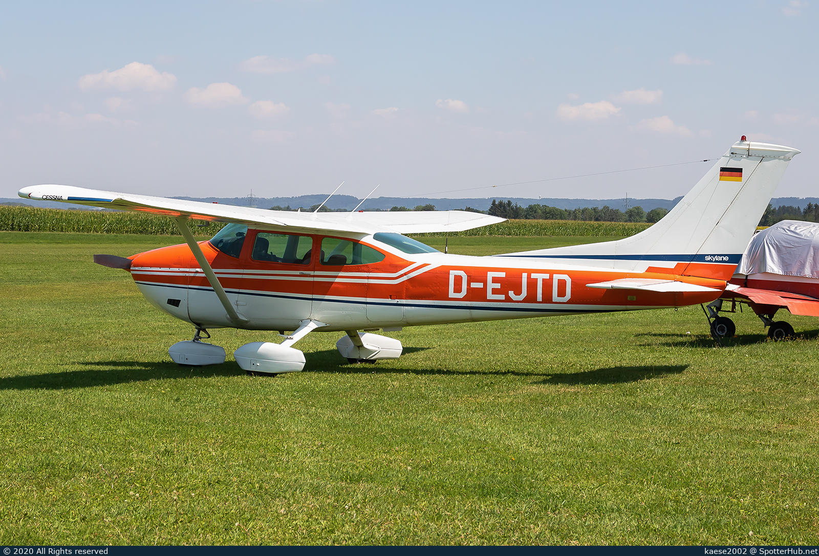 Photo of D-EJTD - Cessna 182P Skylane operated by Private