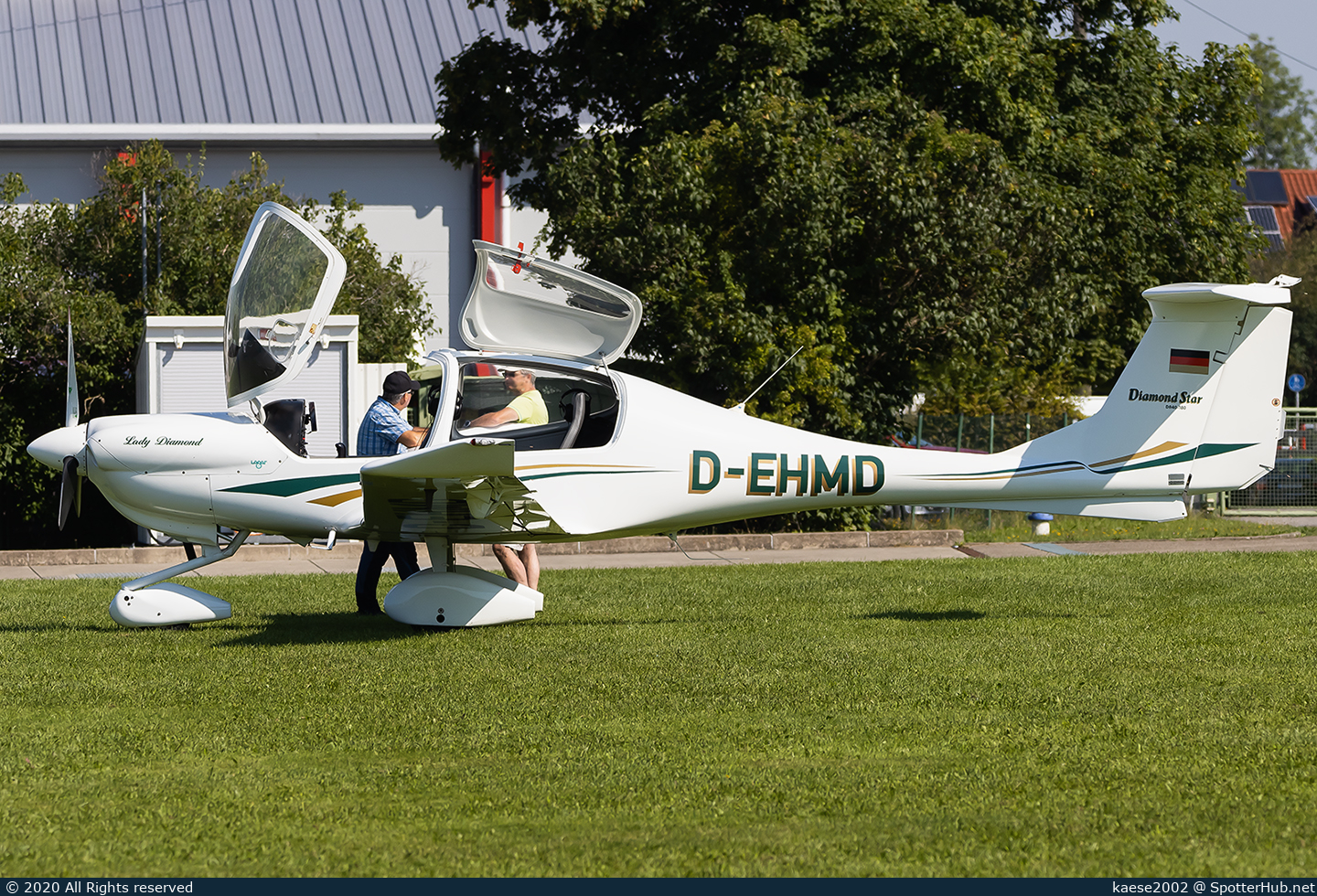 Photo of D-EHMD - Diamond DA40 Diamond Star operated by Private