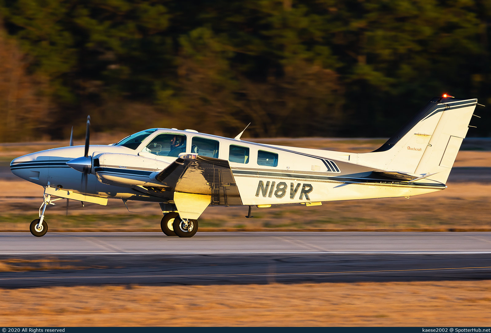Photo of N18VR - Beechcraft 58 Baron operated by Private