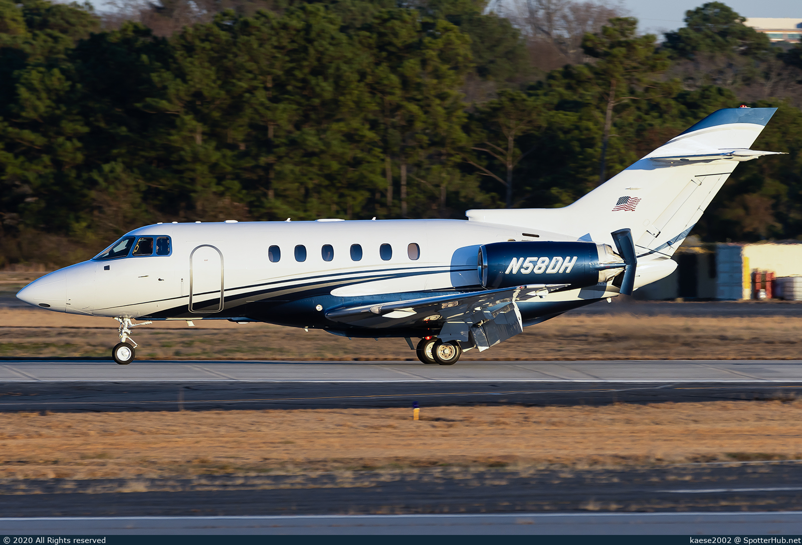 Photo of N58DH - Hawker Beechcraft 800XP operated by Jet Linx Aviation
