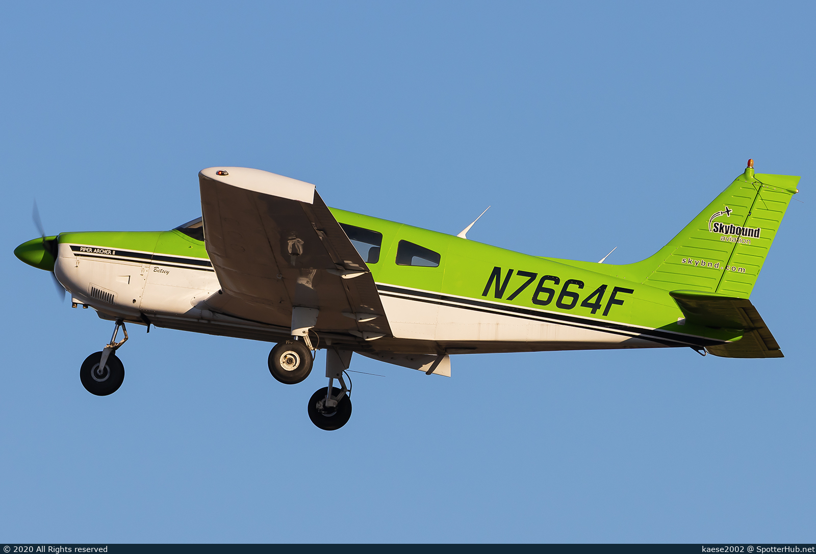 Photo of N7664F - Piper PA-28-181 Archer II operated by SkyBound Aviation