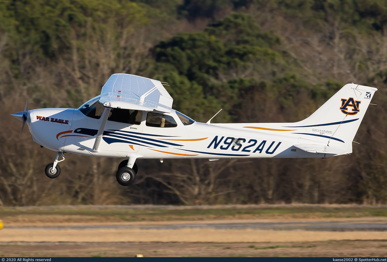 Photo of N962AU - Cessna 172S Skyhawk SP operated by Auburn University School of Aviation