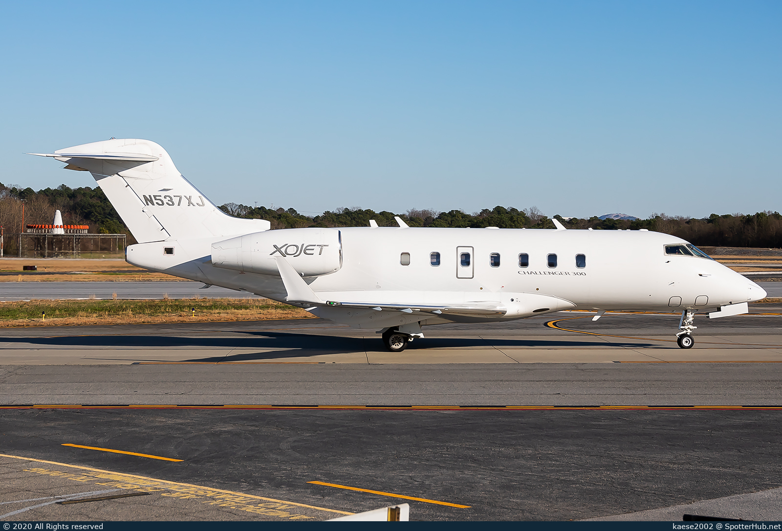 Photo of N537XJ - Bombardier Challenger 300 operated by XOJet