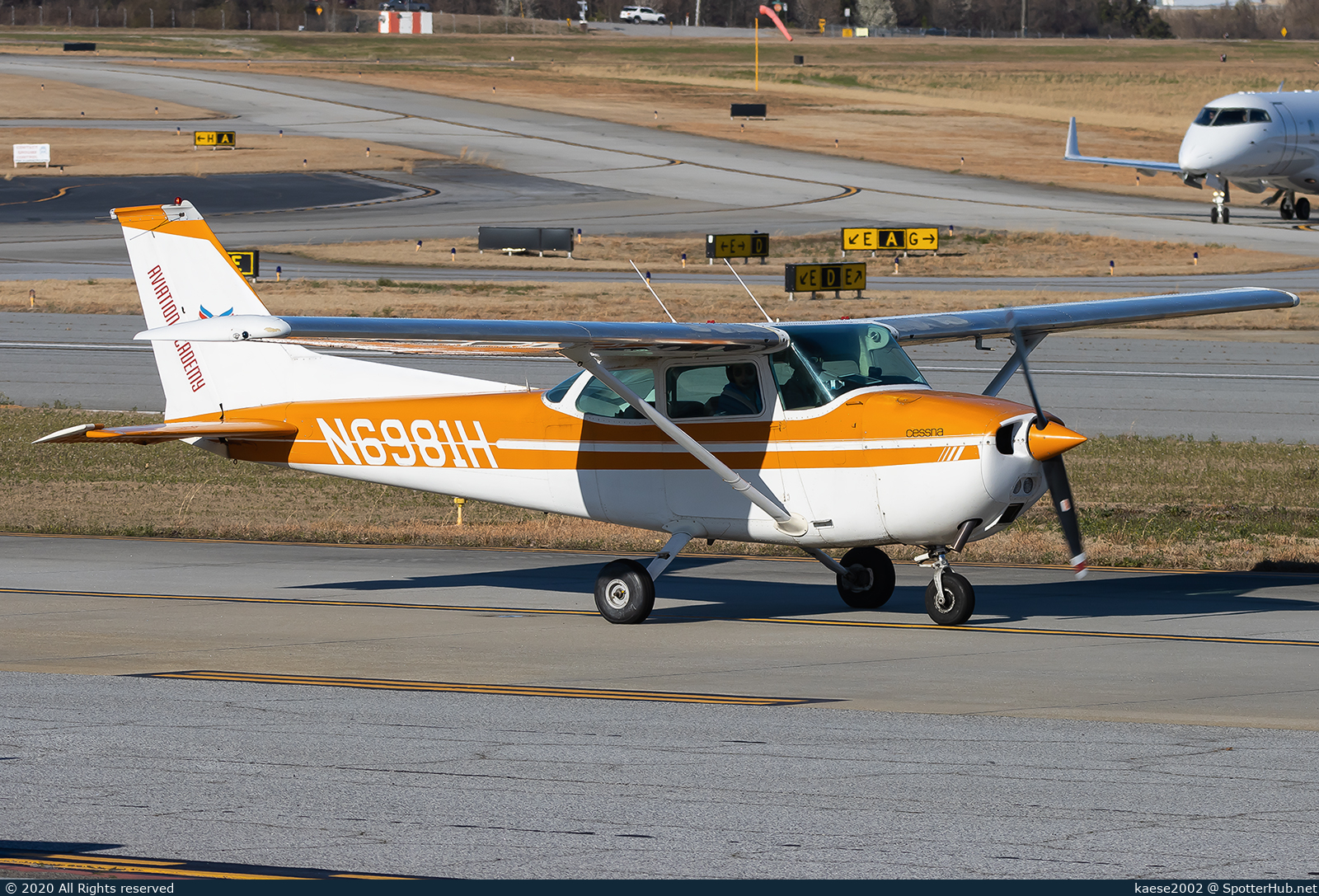 Photo of N6981H - Cessna 172M Skyhawk operated by All2fly Aviation Academy