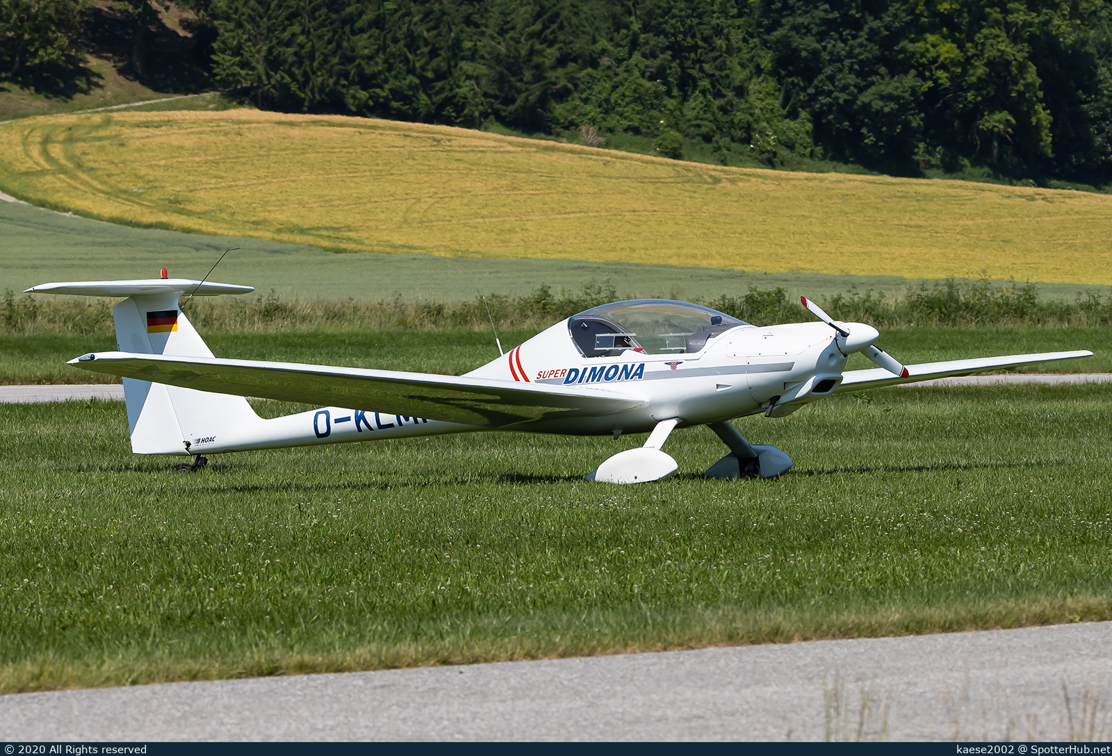 Photo of D-KLMM - Diamond HK36 R Super Dimona operated by Fliegerclub Mühldorf