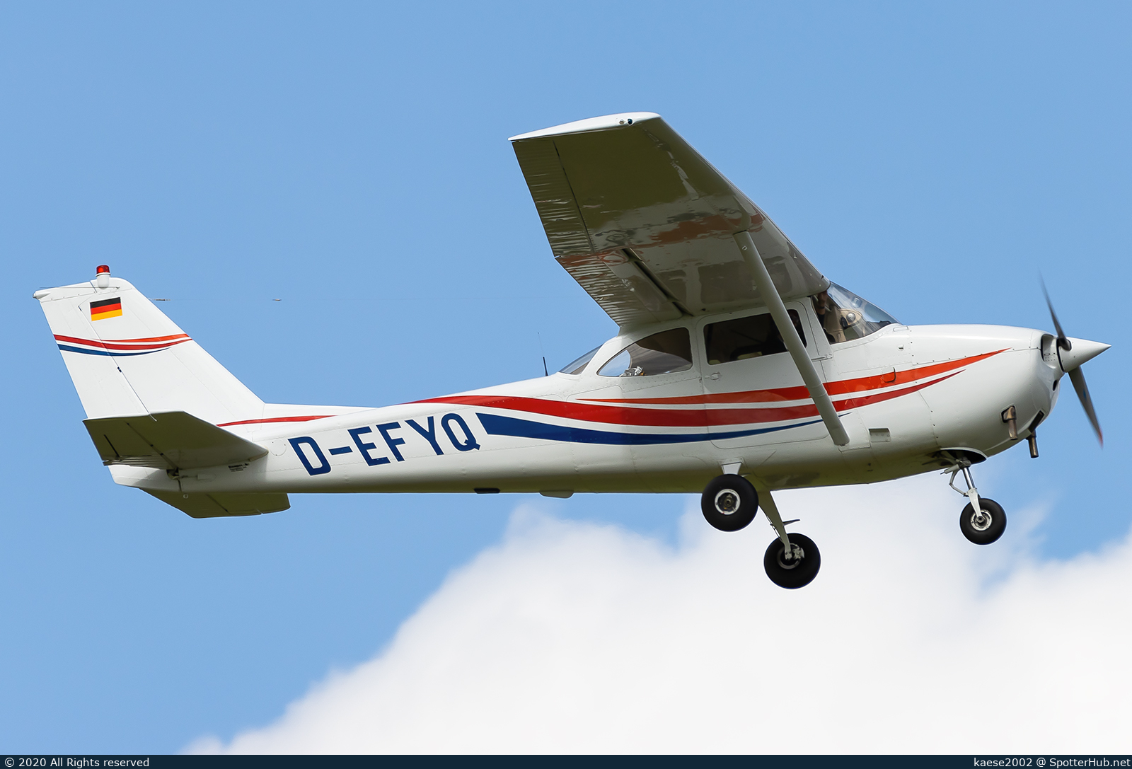 Photo of D-EFYQ - Reims-Cessna F172G Skyhawk operated by Private