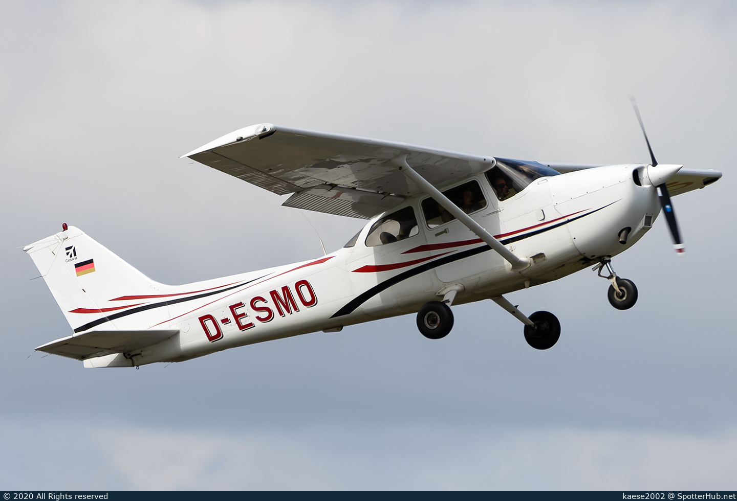 Photo of D-ESMO - Cessna 172R Skyhawk II operated by FFG Flug-Förderungsgemeinschaft