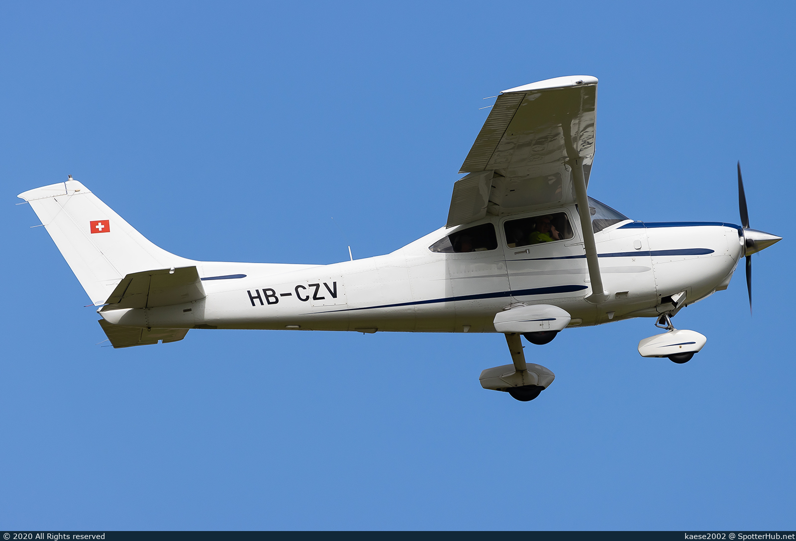 Photo of HB-CZV - Cessna 182S Skylane operated by Flugbetriebs AG Sarnen-Kägiswil