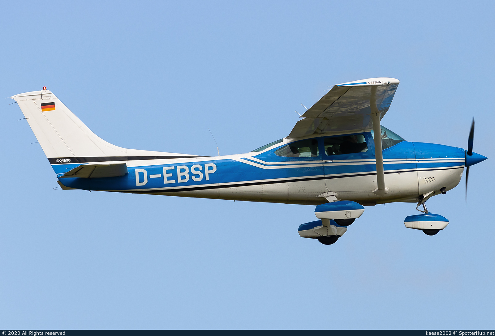 Photo of D-EBSP - Cessna 182P Skylane operated by Private