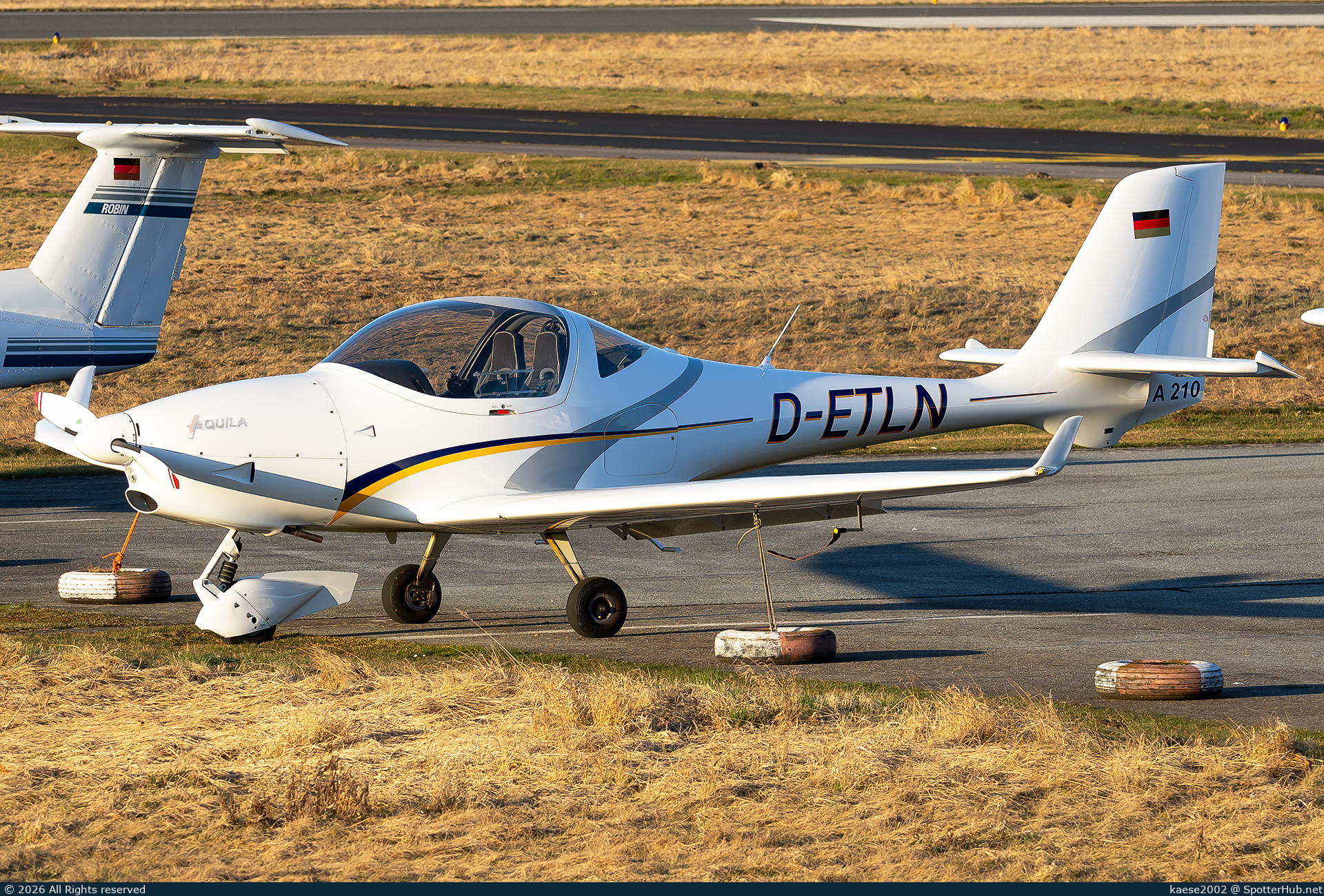 Photo of D-ETLN - Aquila A210 operated by Hanseatischer Fliegerclub Frankfurt
