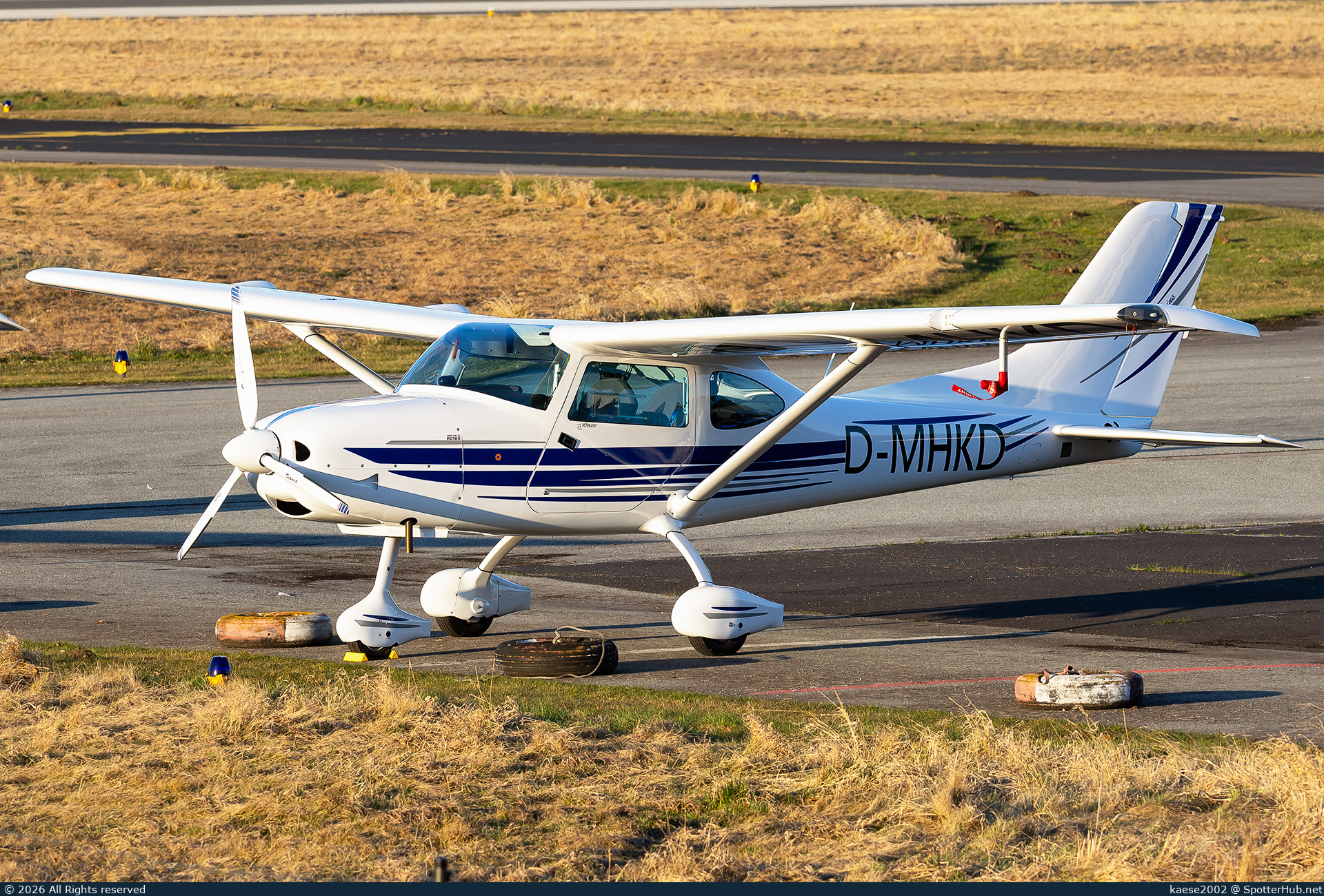 Photo of D-MHKD - TL Ultralight TL-3000 Sirius operated by Private