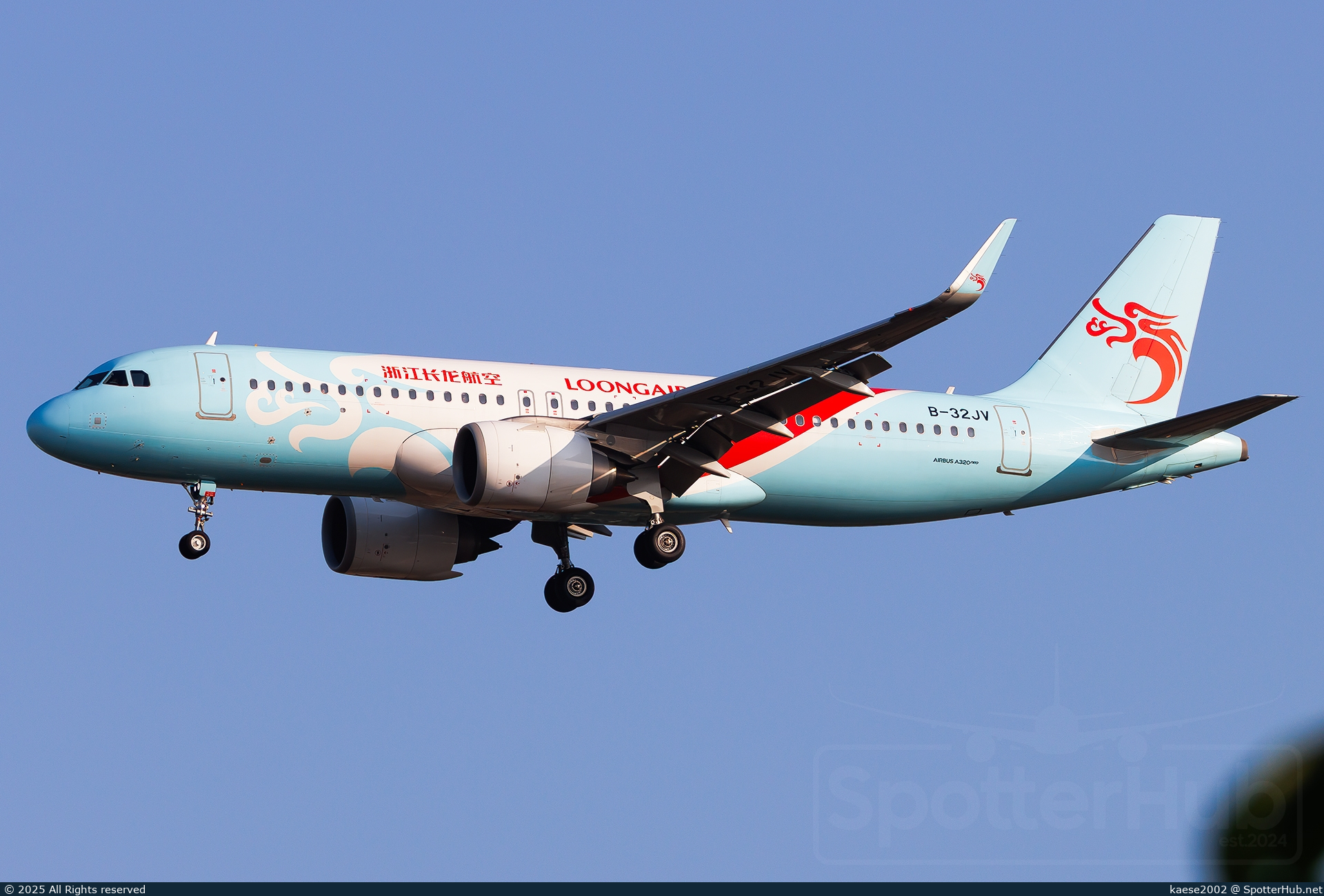 Photo of B-32JV - Airbus A320-251N operated by Loong Air