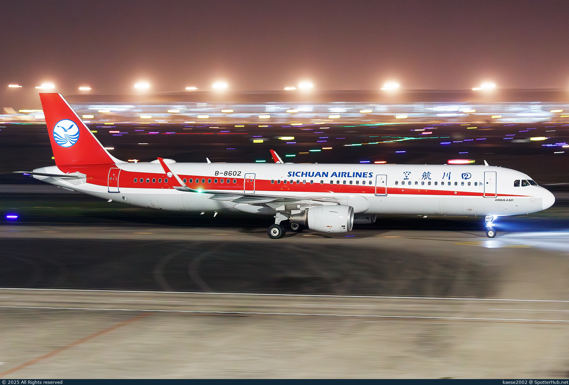 Photo of B-8602 - Airbus A321-211 operated by Sichuan Airlines