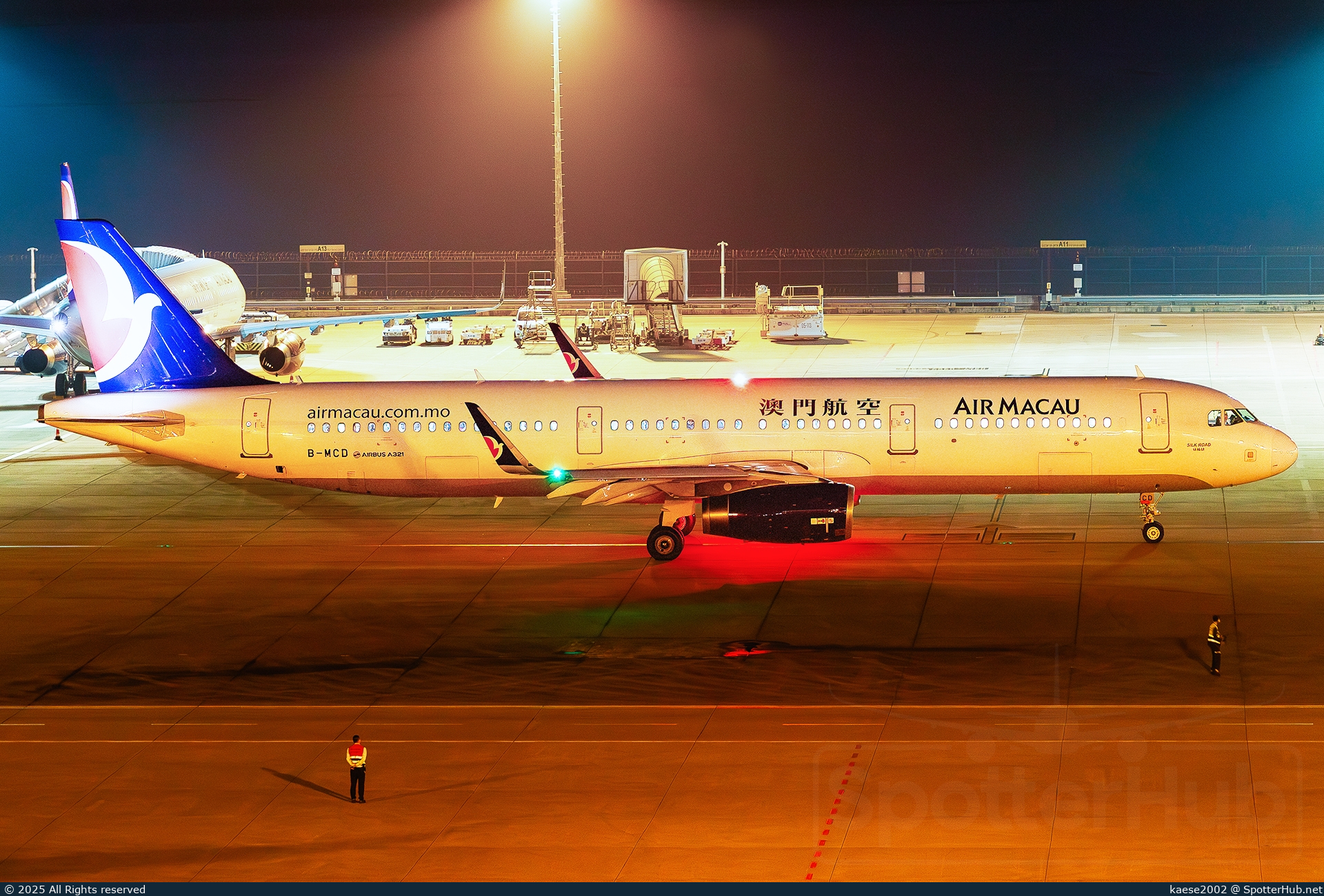Photo of B-MCD - Airbus A321-231 operated by Air Macau