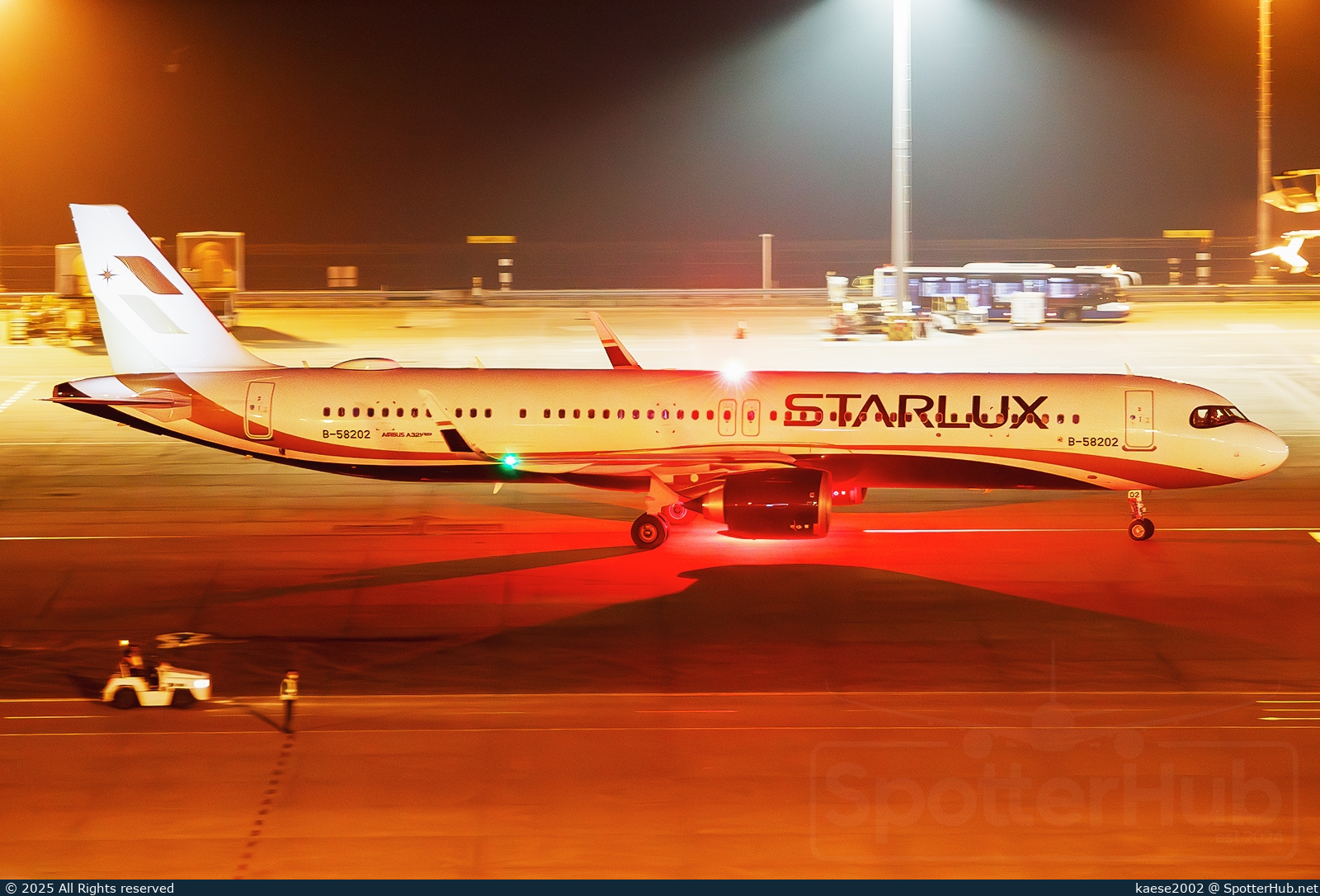 Photo of B-58202 - Airbus A321-252NX operated by Starlux