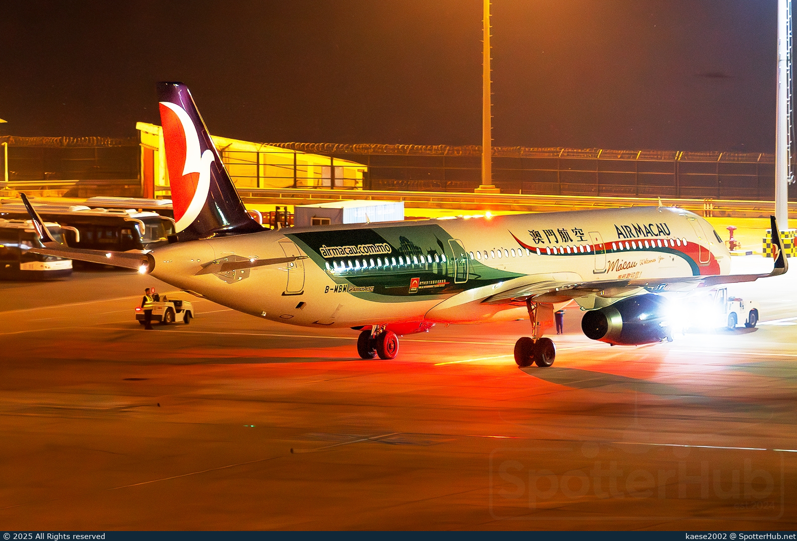 Photo of B-MBM - Airbus A321-231 operated by Air Macau