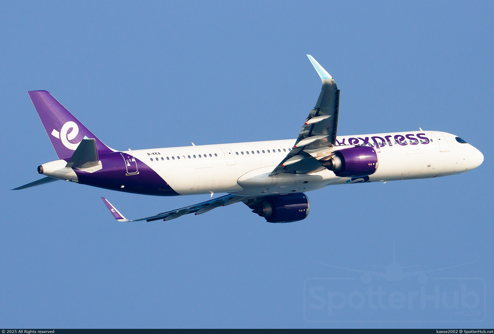 Photo of B-KKA - Airbus A321-251NX operated by Hong Kong Express
