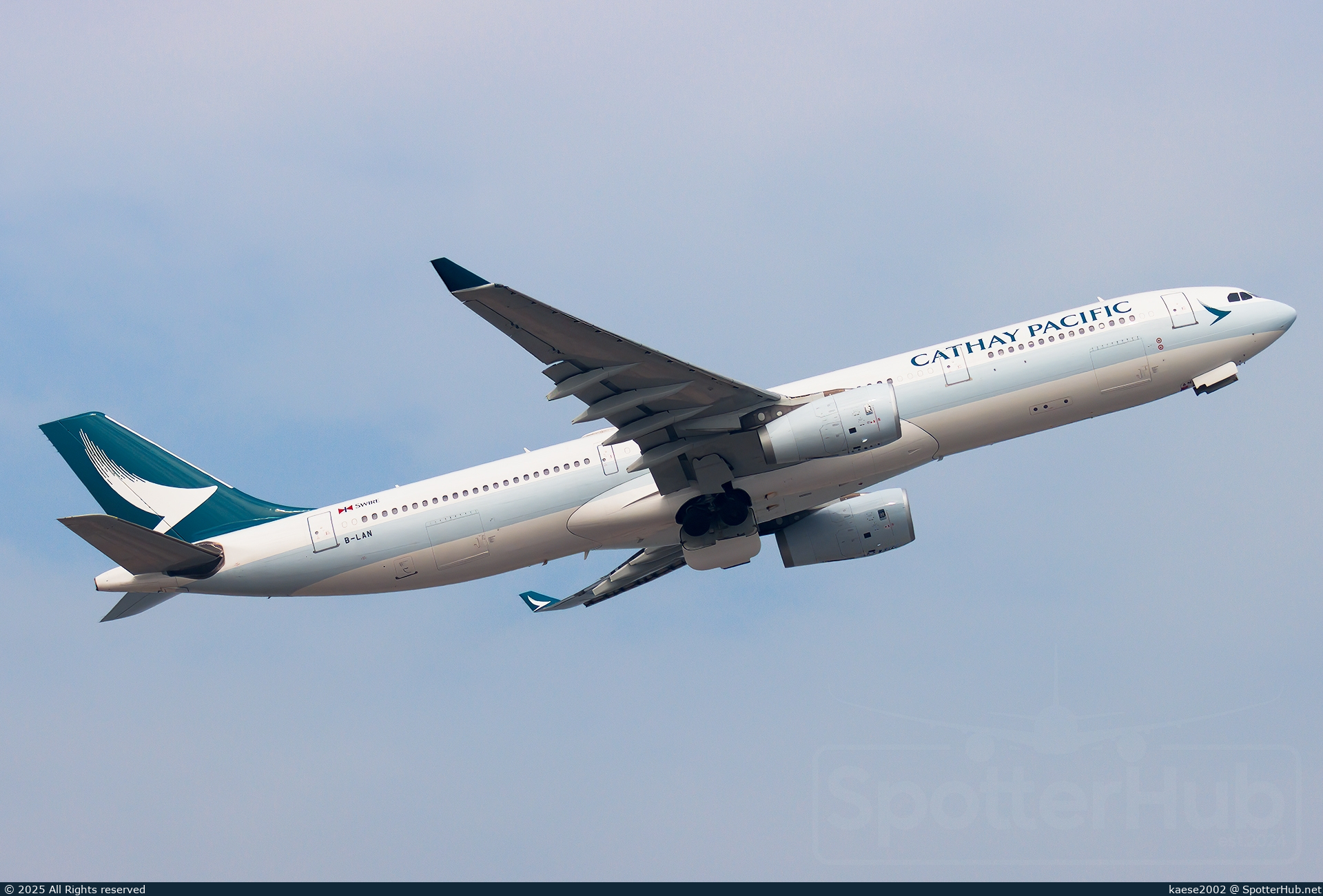 Photo of B-LAN - Airbus A330-343 operated by Cathay Pacific Airways