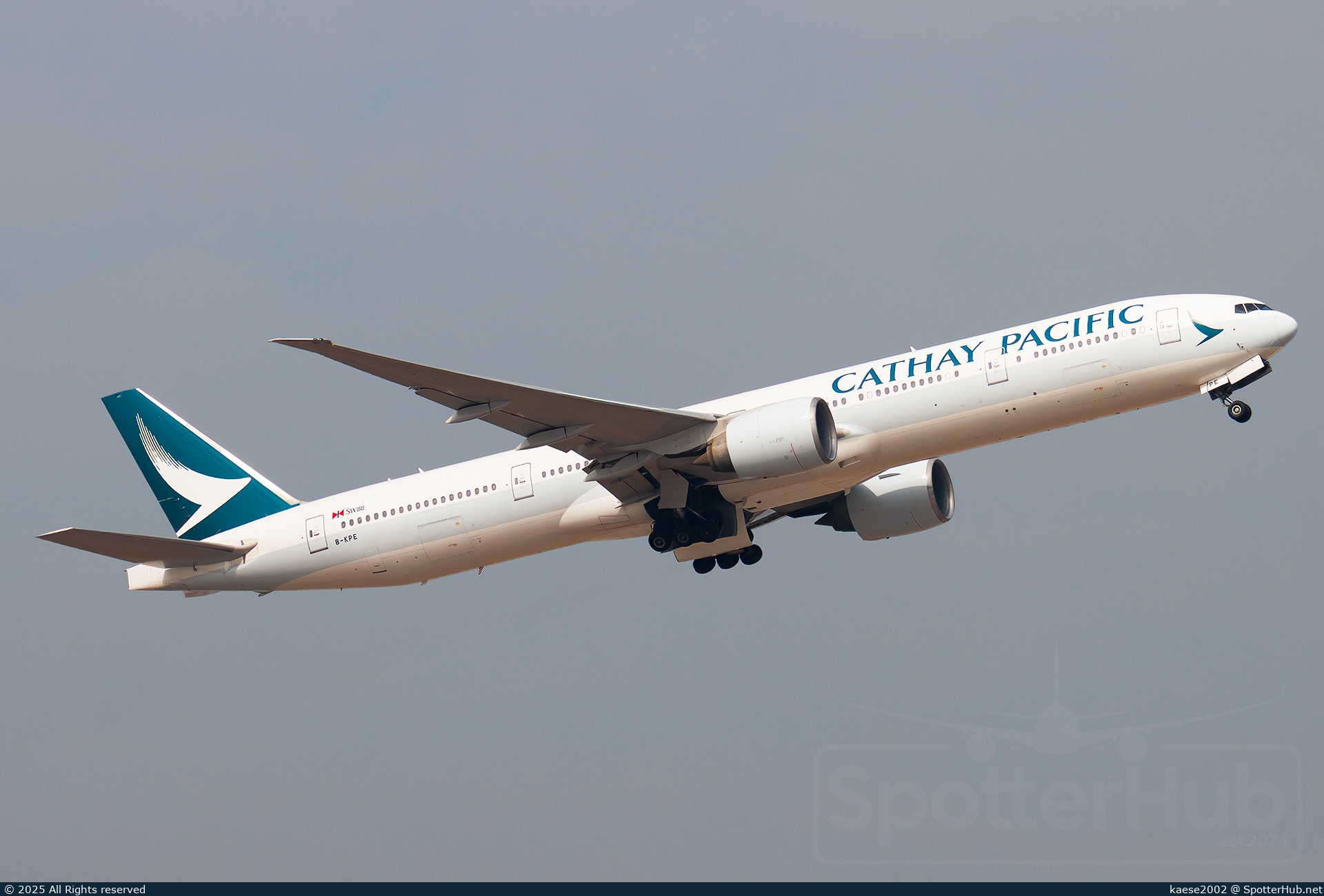 Photo of B-KPE - Boeing 777-367(ER) operated by Cathay Pacific Airways