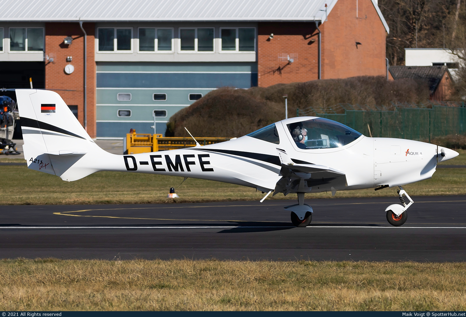 Photo of D-EMFE - Aquila A211GX operated by Motorflugschule Egelsbach