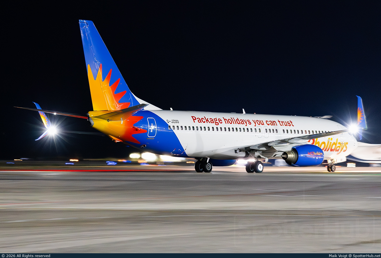Photo of G-JZDD - Boeing 737-8JP operated by Jet2