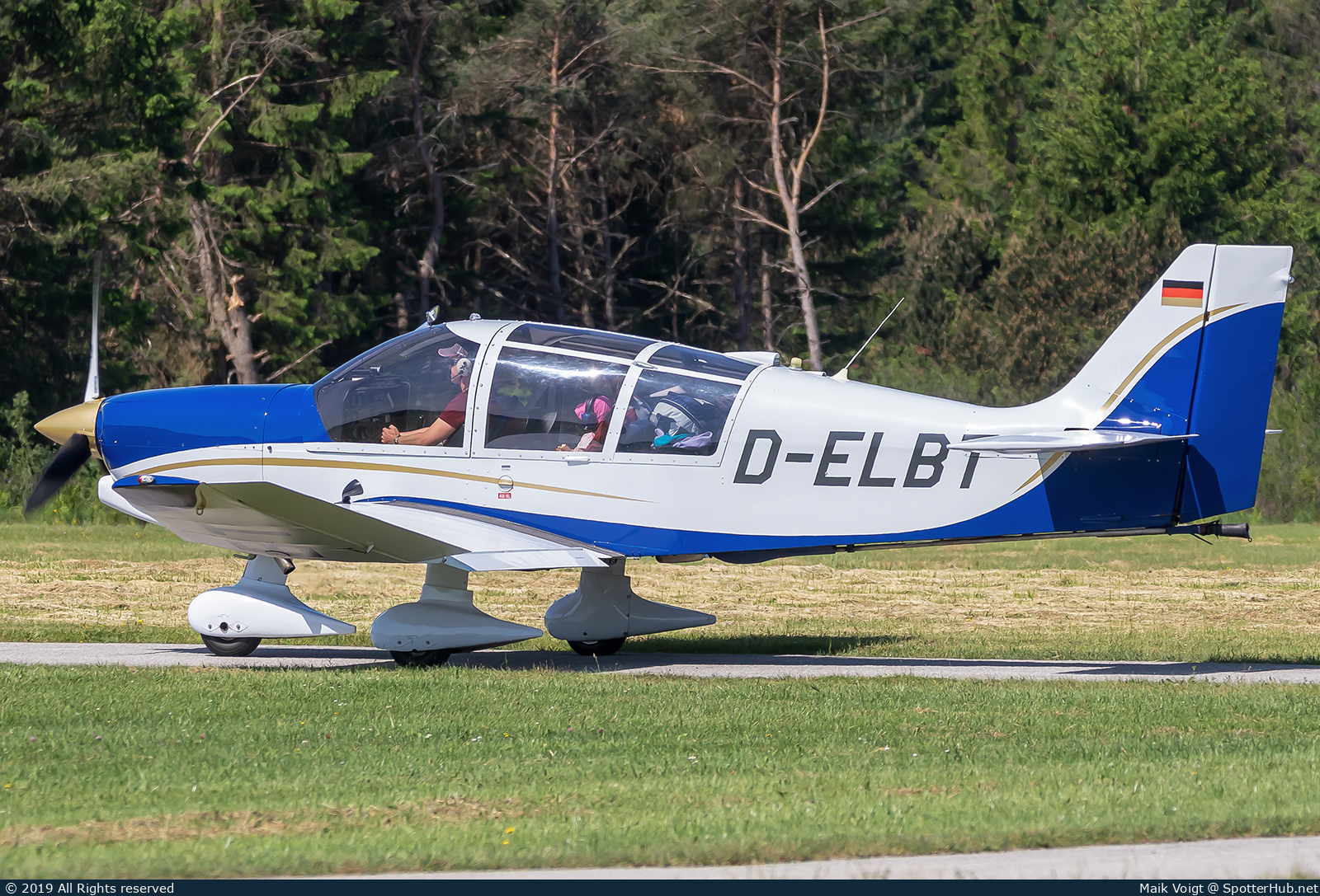 Photo of D-ELBT - Robin DR400/180RP Remo 212 operated by Flugsportverein Bad Tölz