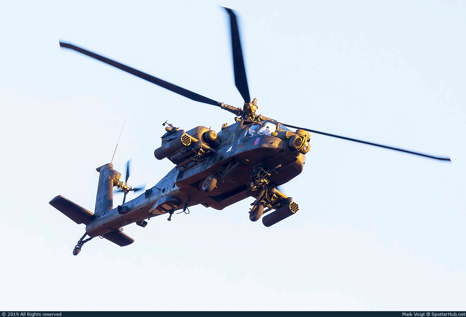 Photo of 04-05437 - Boeing AH-64D Longbow Apache operated by US Army