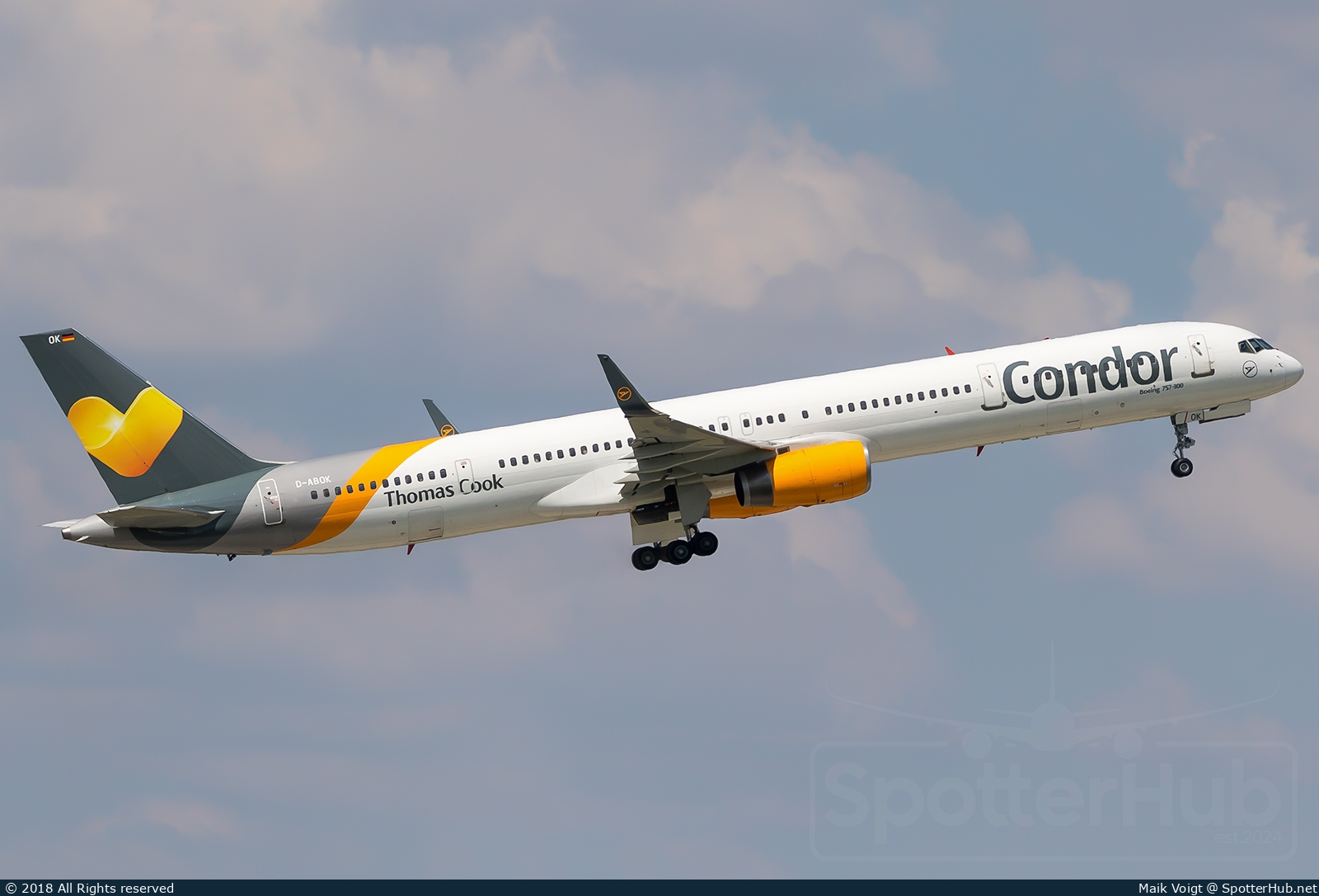 Photo of D-ABOK - Boeing 757-330 operated by Condor