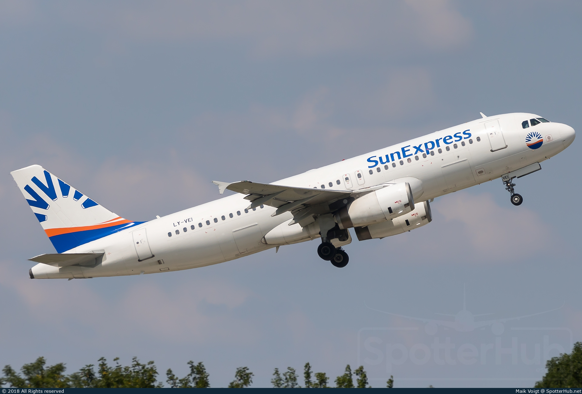 Photo of LY-VEI - Airbus A320-233 operated by SunExpress (opb Avion Express)