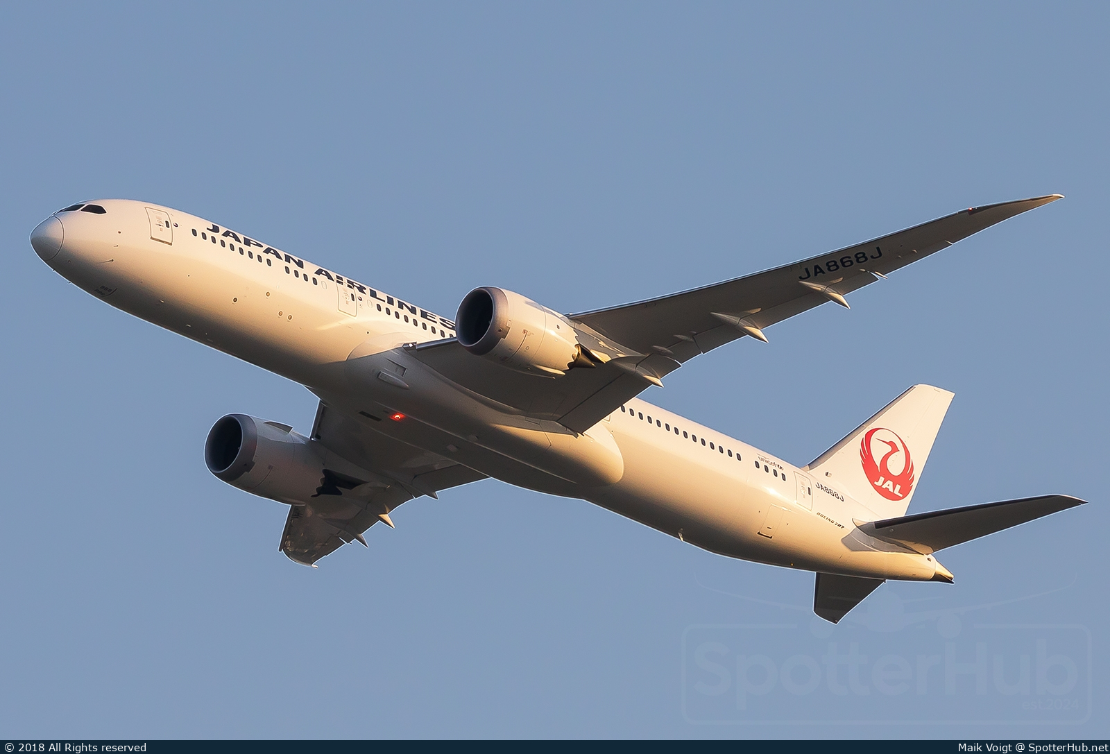 Photo of JA868J - Boeing 787-9 Dreamliner operated by Japan Airlines