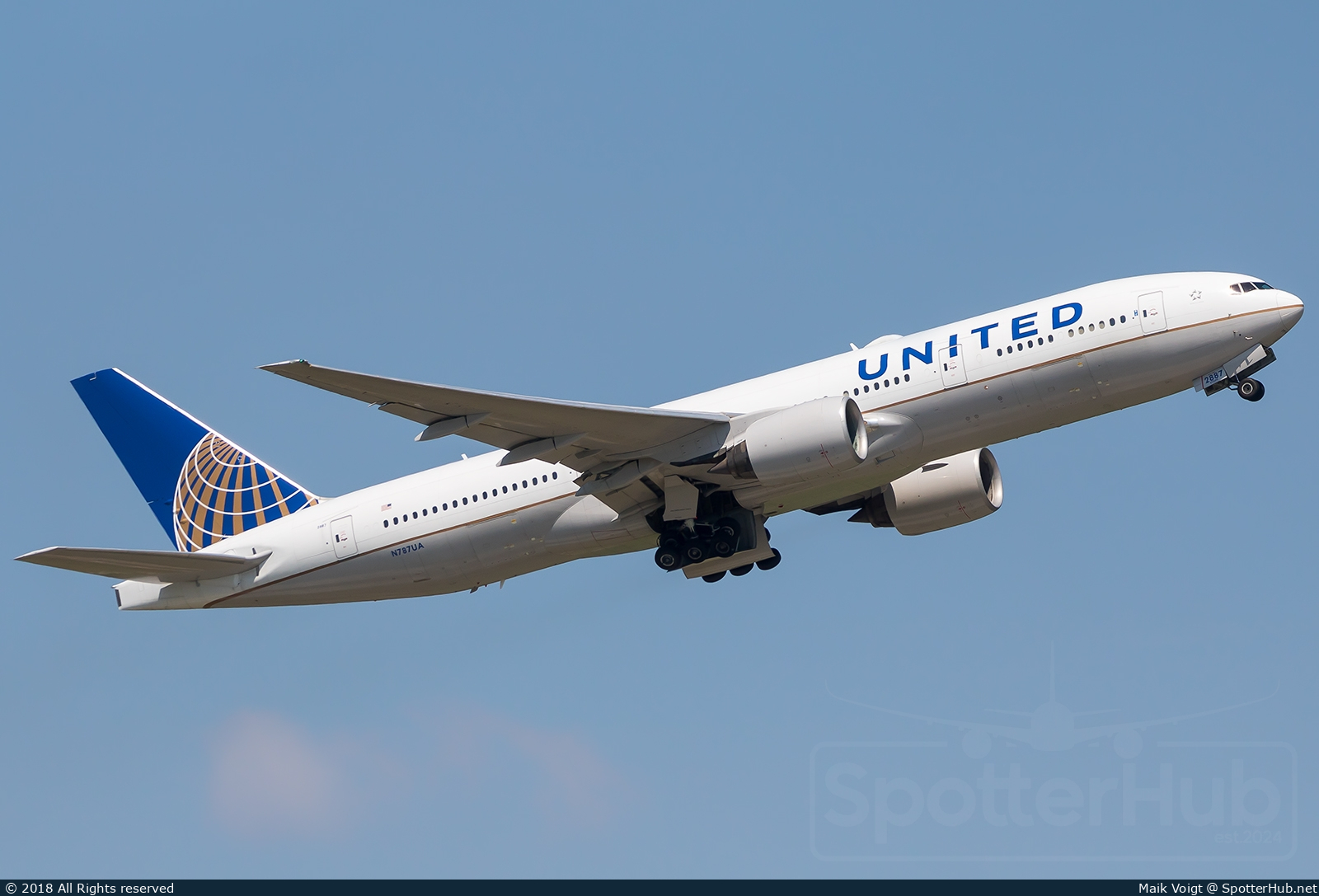 Photo of N787UA - Boeing 777-222(ER) operated by United Airlines