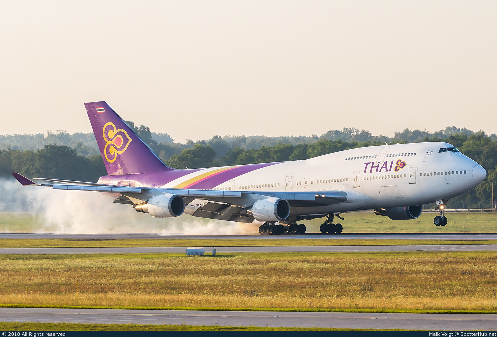 Photo of HS-TGZ - Boeing 747-4D7 operated by Thai Airways International