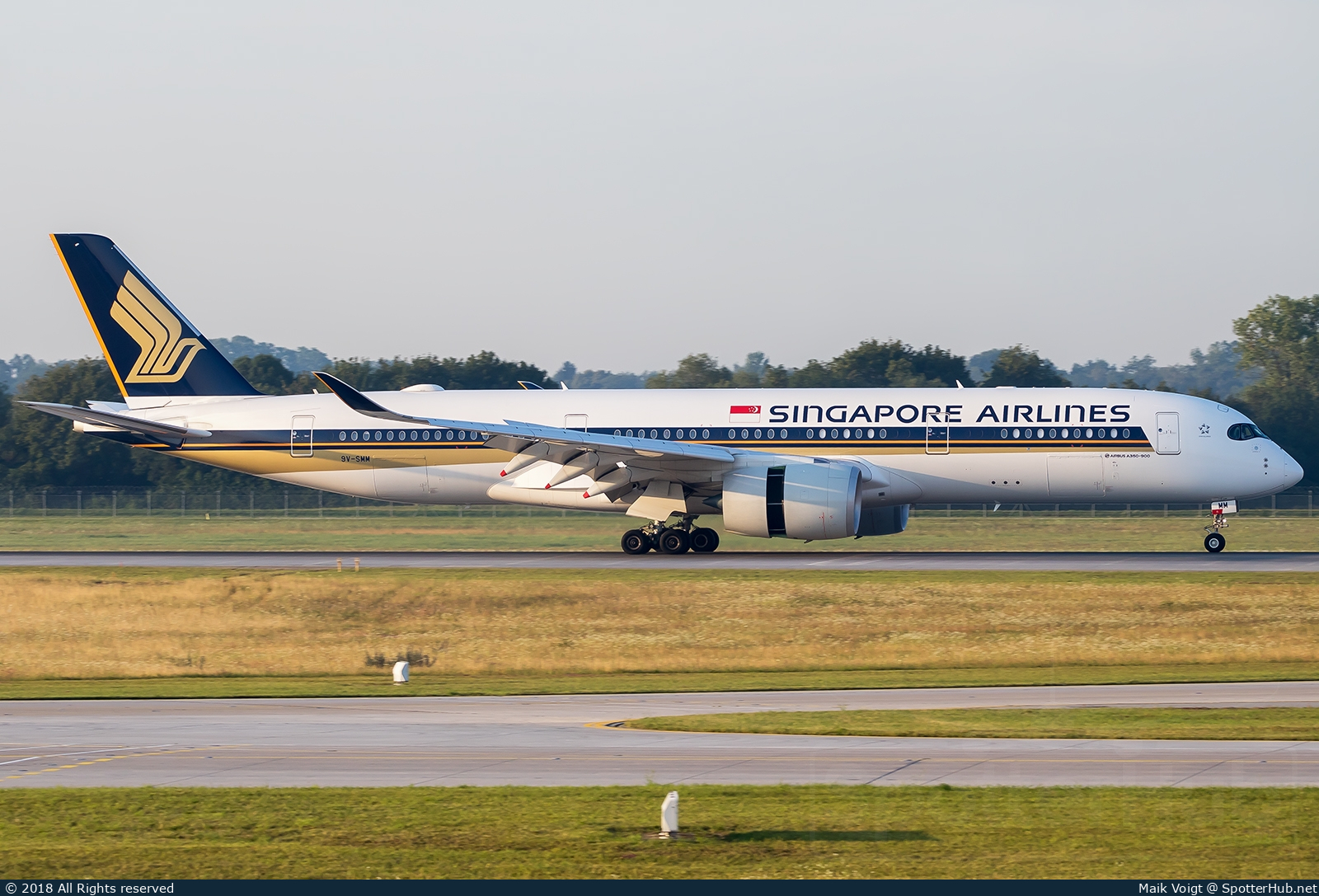Photo of 9V-SMM - Airbus A350-941 operated by Singapore Airlines