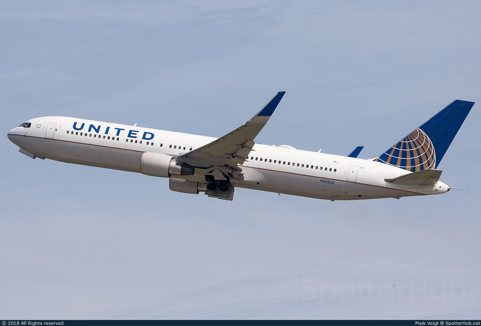 Photo of N665UA - Boeing 767-322(ER) operated by United Airlines
