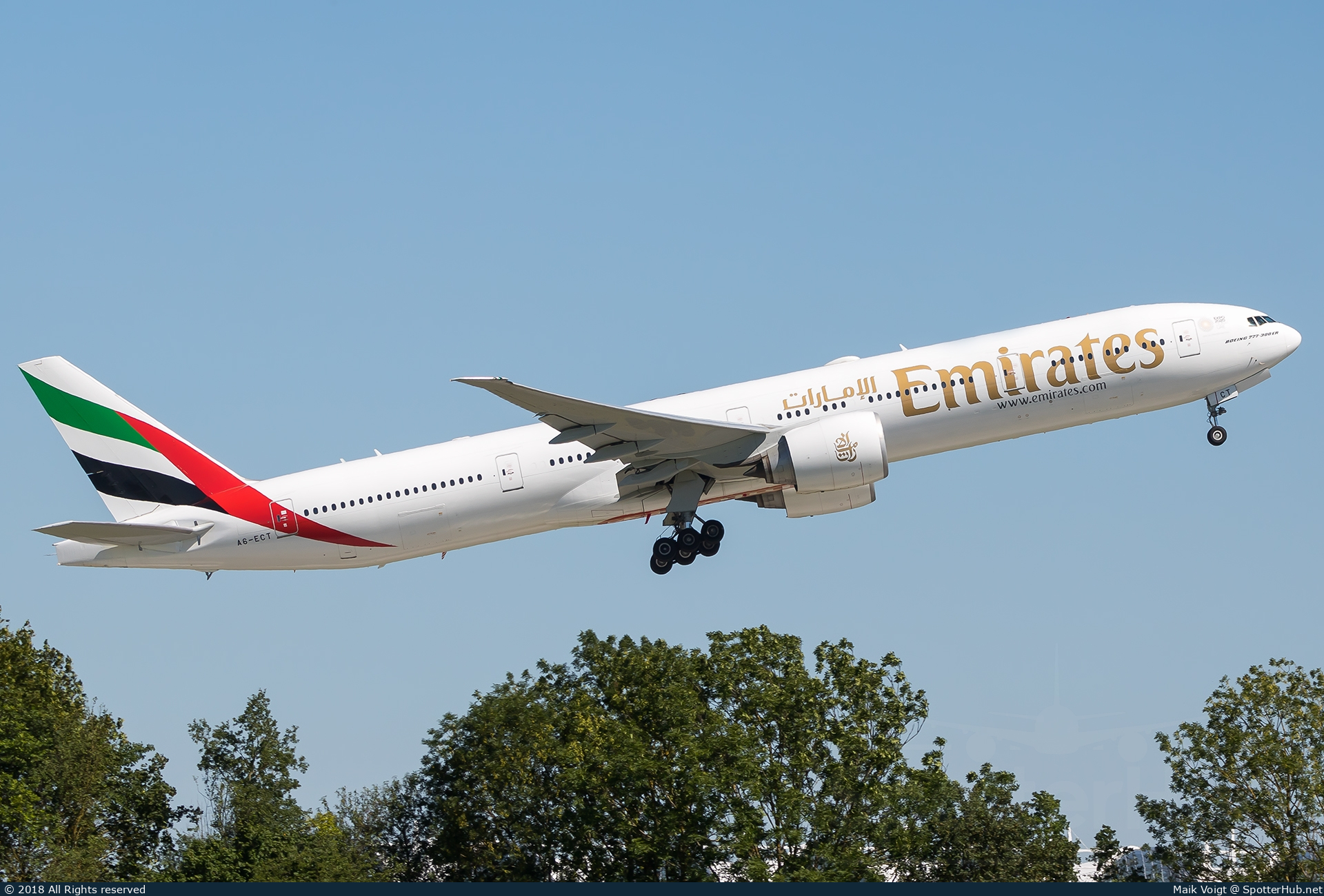 Photo of A6-ECT - Boeing 777-31H(ER) operated by Emirates
