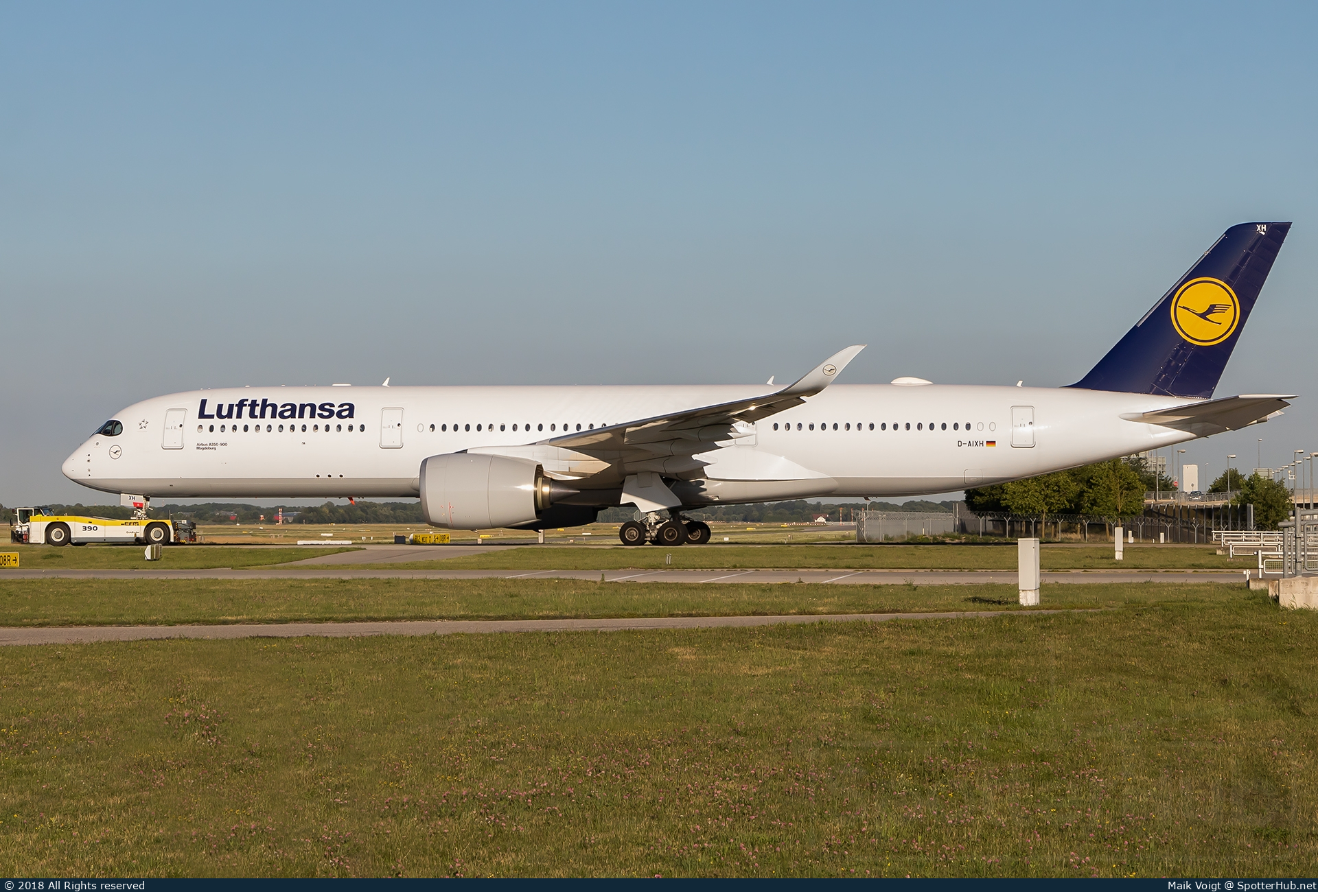 Photo of D-AIXH - Airbus A350-941 operated by Lufthansa