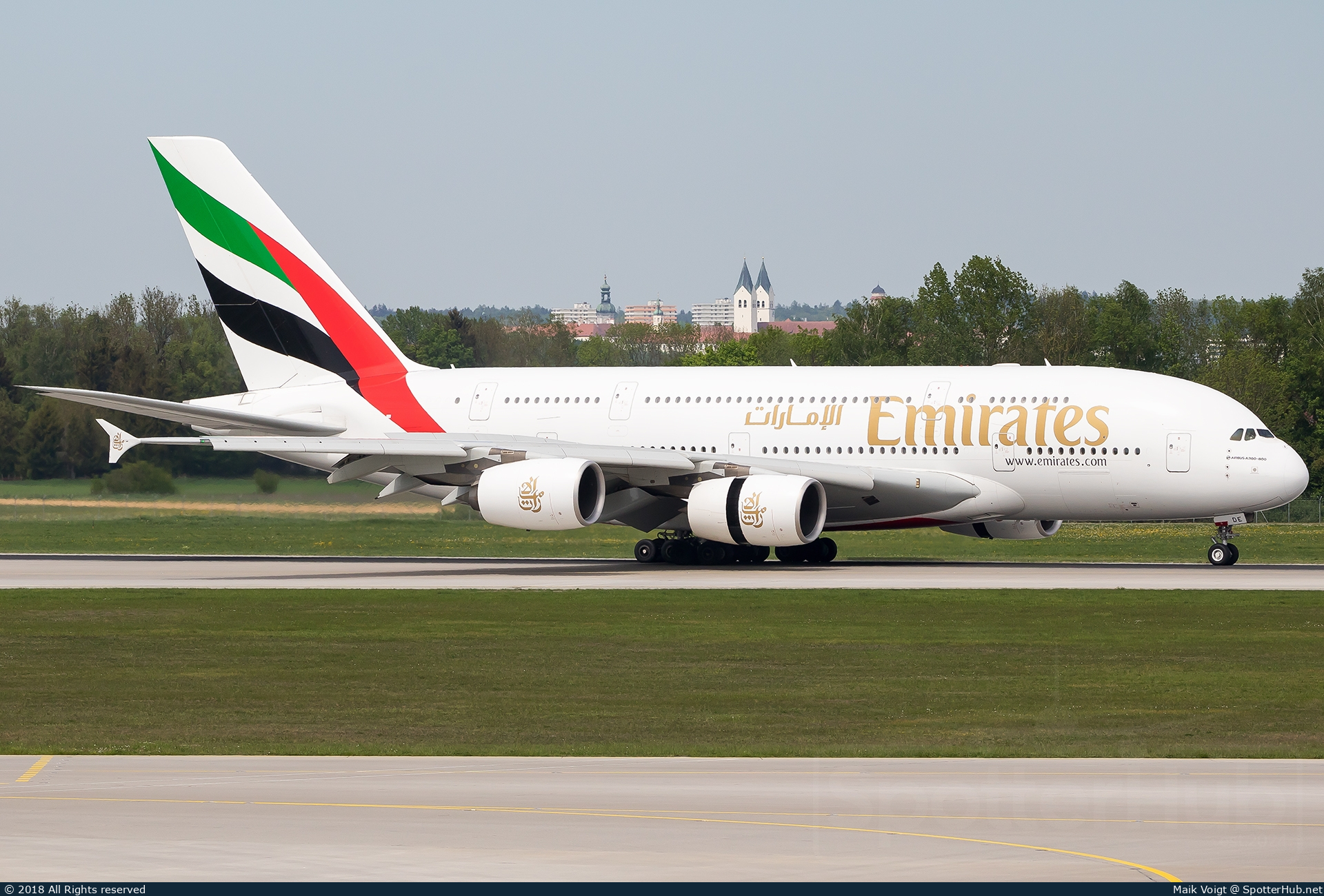 Photo of A6-EDE - Airbus A380-861 operated by Emirates