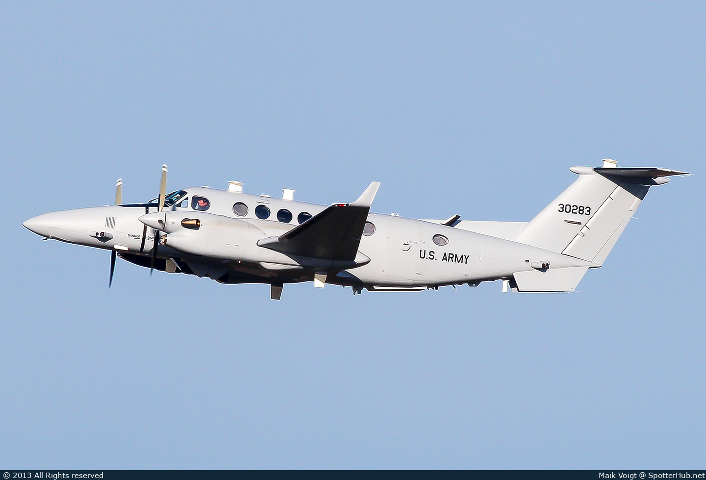 Photo of 13-00283 - Beechcraft MC-12S Huron operated by US Army