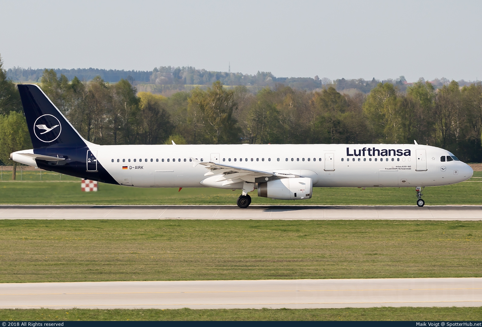 Photo of D-AIRK - Airbus A321-131 operated by Lufthansa
