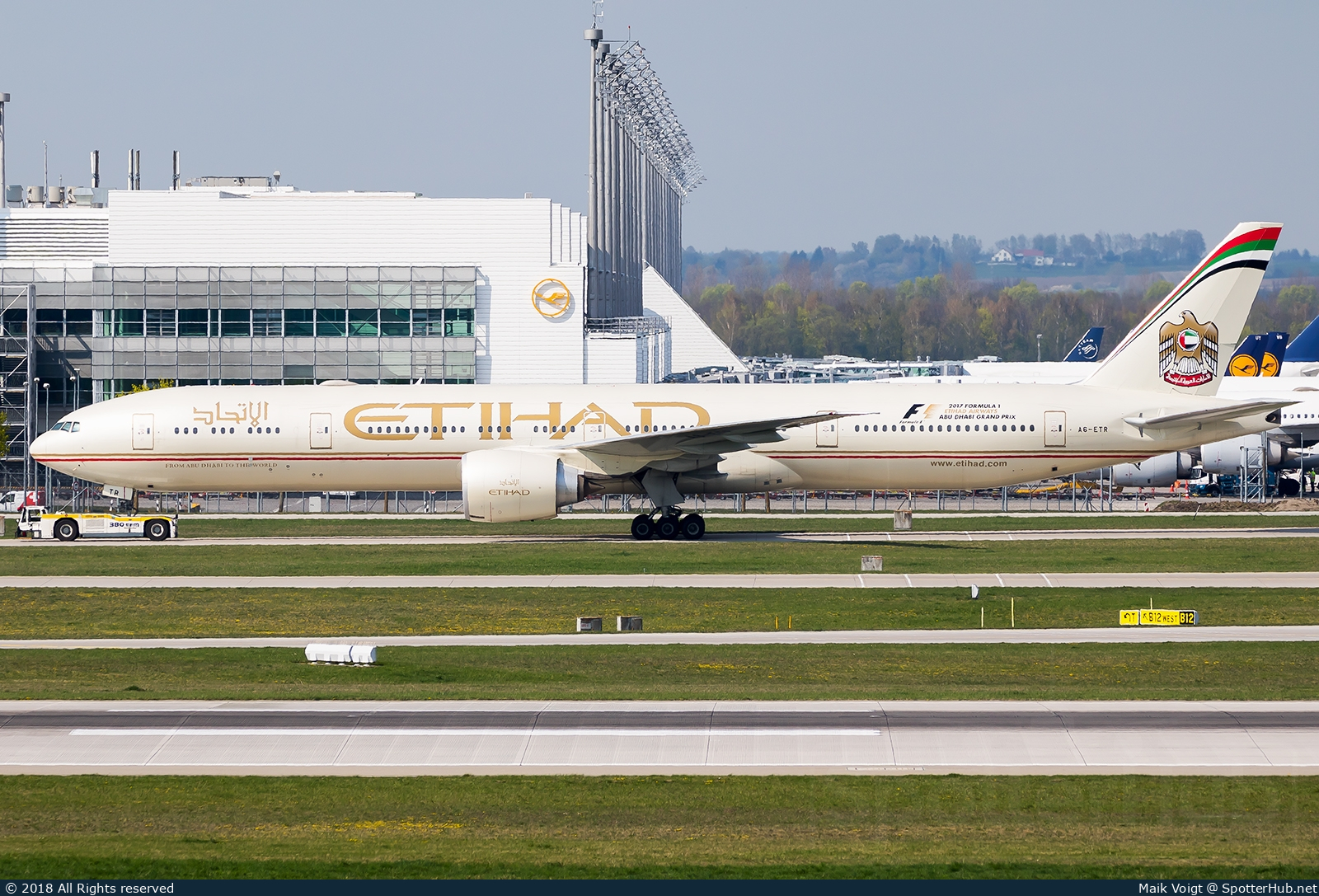 Photo of A6-ETR - Boeing 777-3FX(ER) operated by Etihad Airways