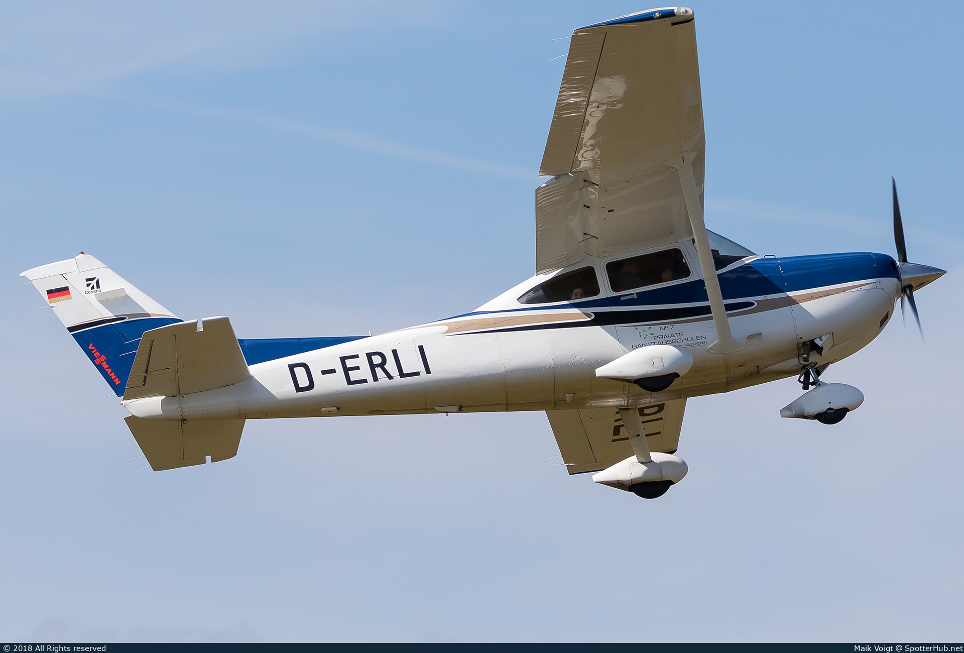 Photo of D-ERLI - Cessna 182T Skylane operated by Motorfliegerclub Warngau